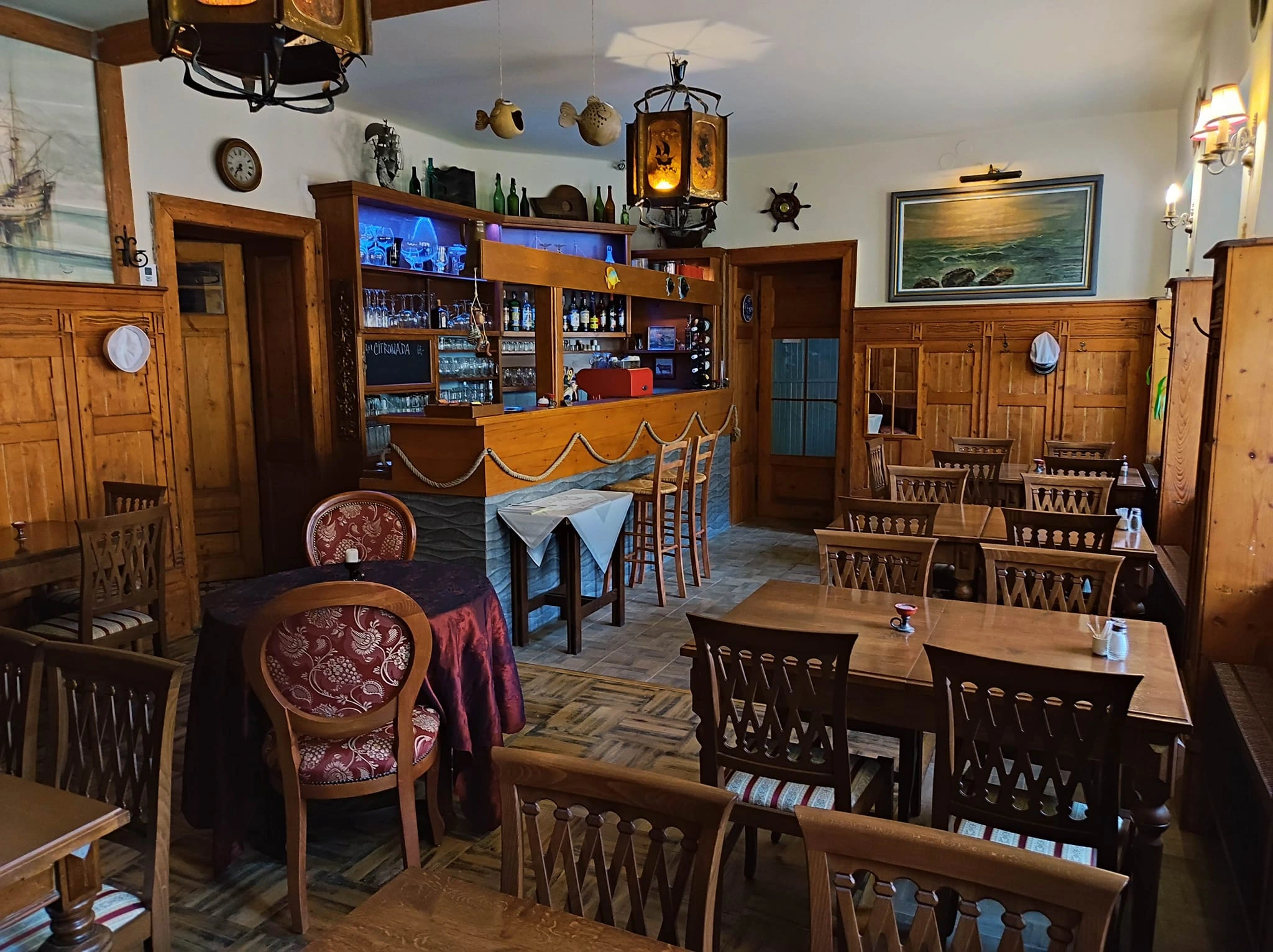 Interiér restaurace Kapitán v Žatci